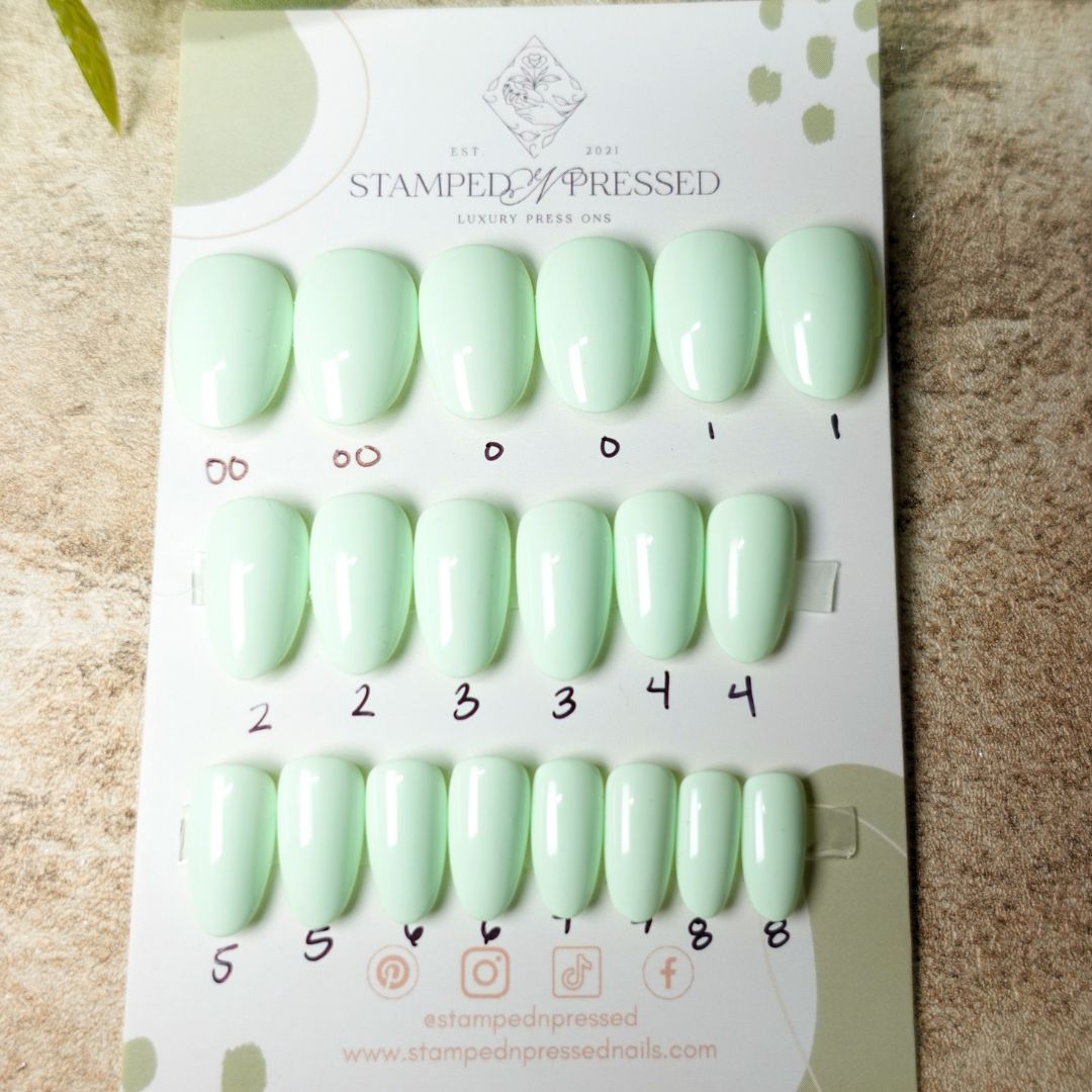 Tea Leaf - Short Round - 20+ Nails